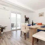 Timbar Apartment
