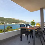 Apartment Timbar